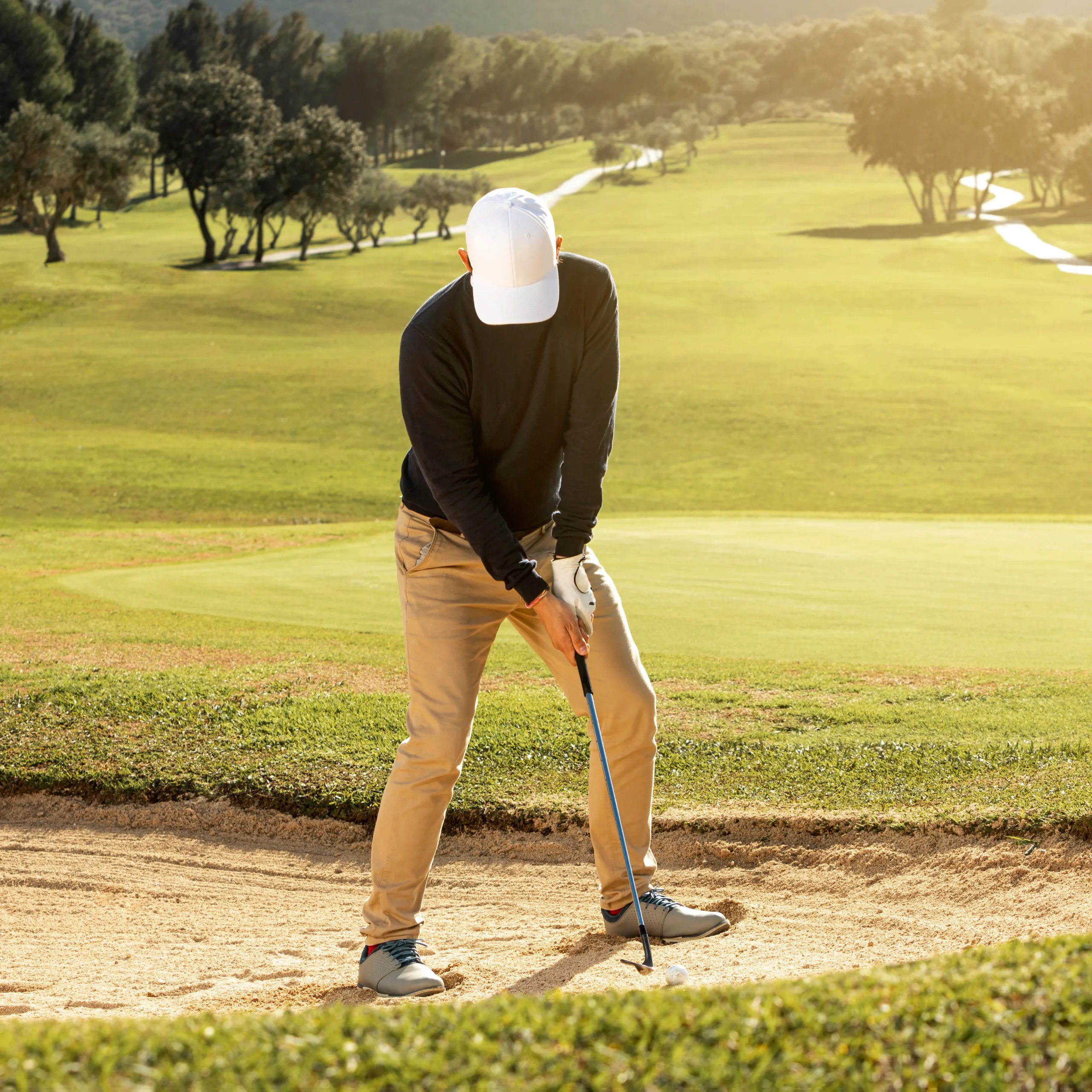 How much does it cost to play golf in Spain?