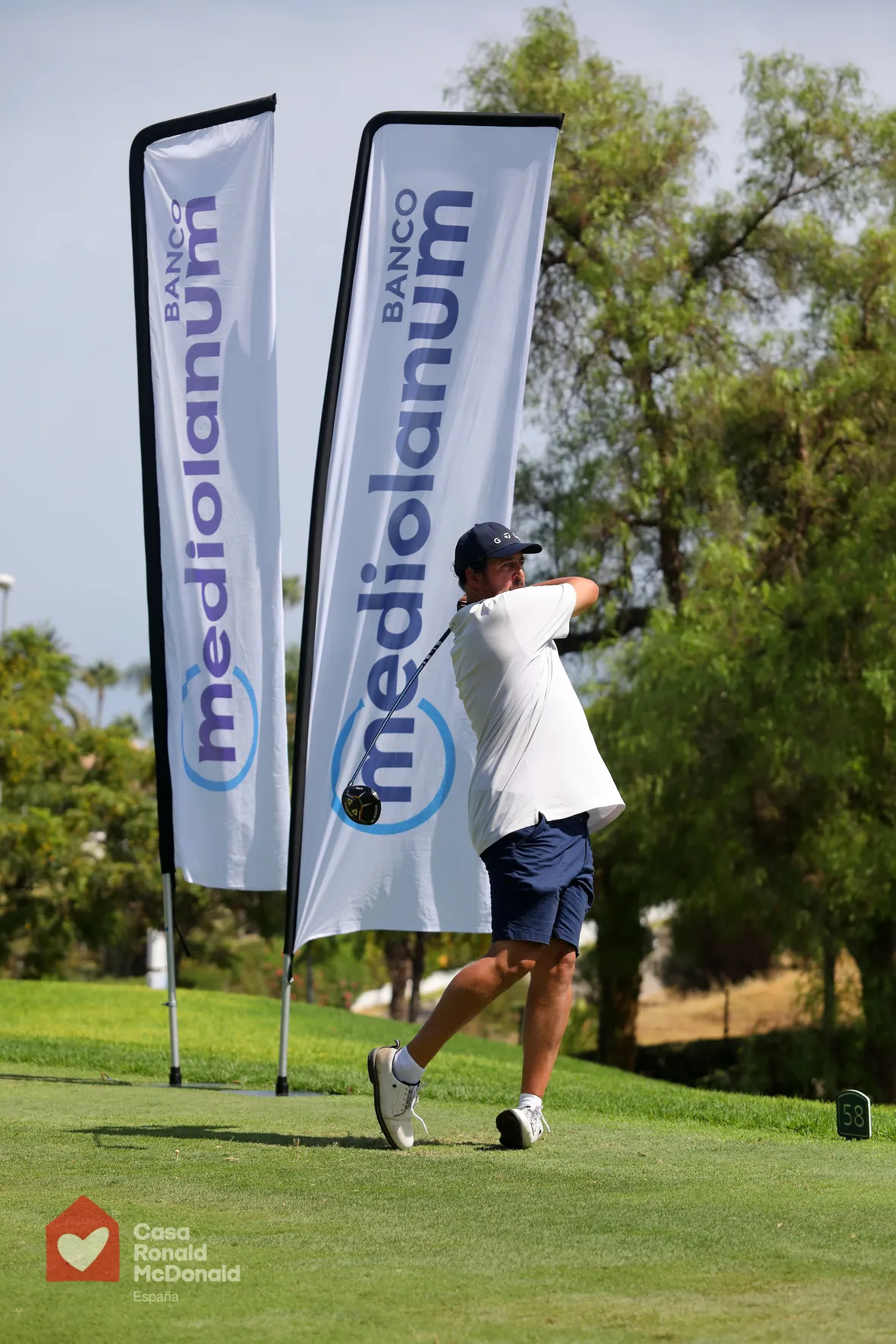 Golfista en el 13º torneo de golf solidario de la Casa Ronald McDonald de Málaga, en el Real Club de Golf Guadalmina