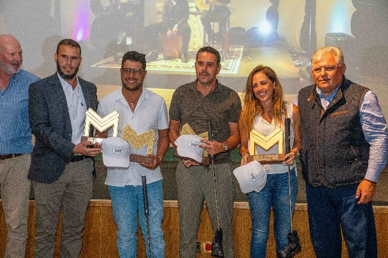 Ganadores del Michlifen Atlas Pro-Am 2026 posan con sus trofeos